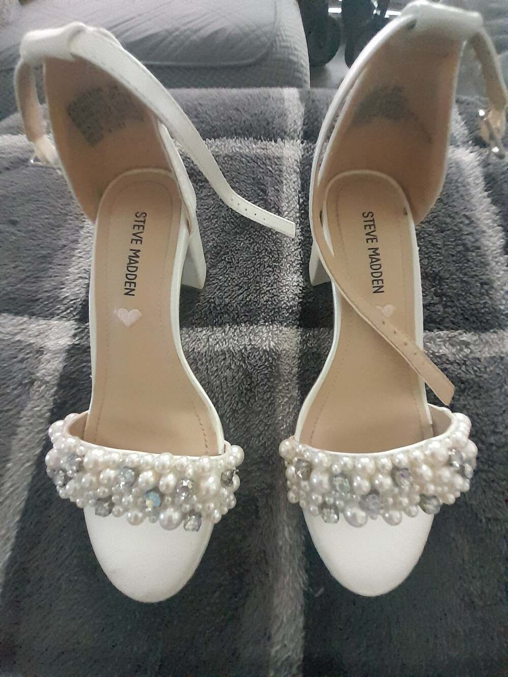 Steve Madden Kids' Carrson Pearl dress sandals size 2